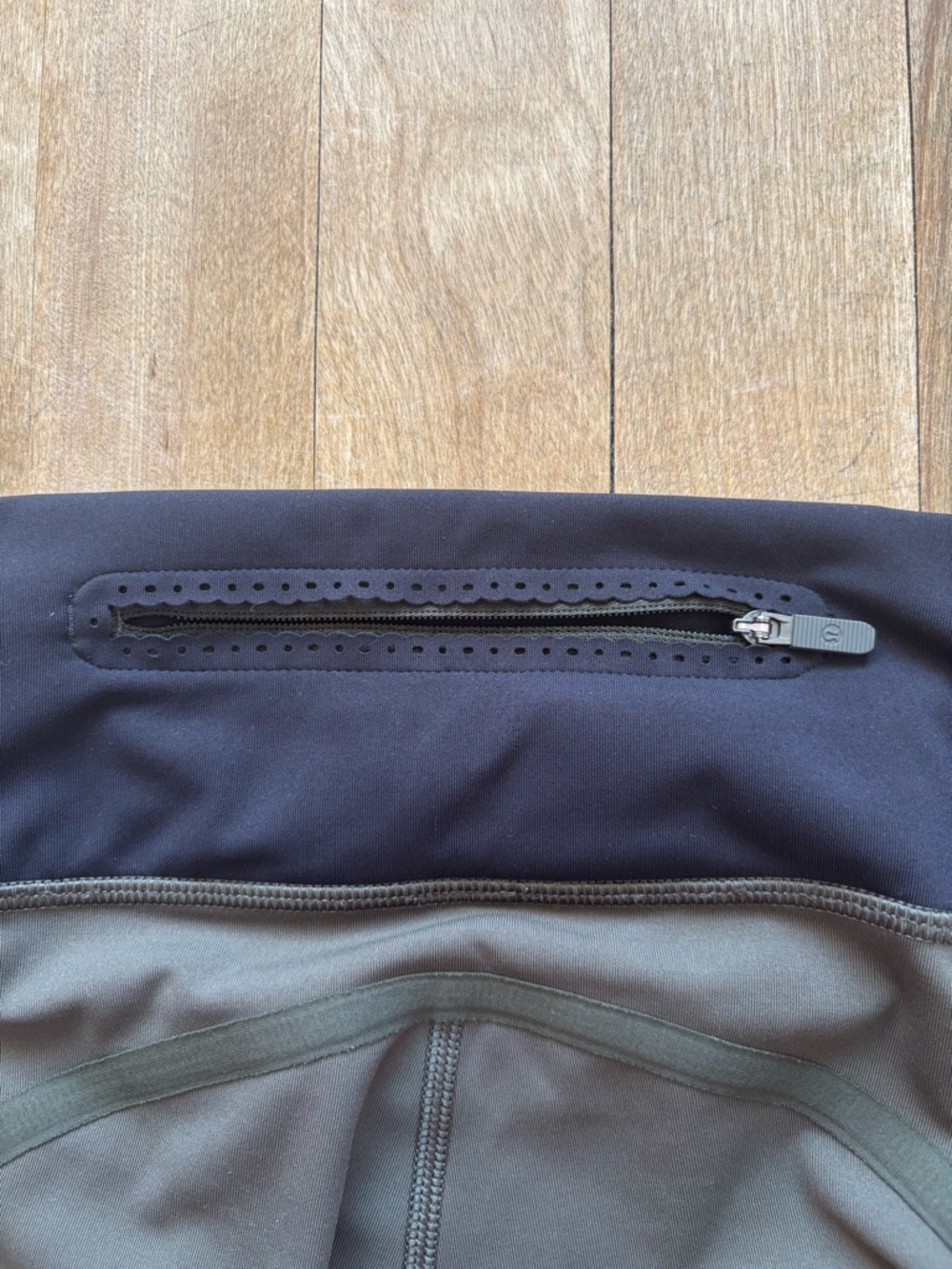 Lululemon athletica Olive Green & Black Cropped/ Capri Leggings - Picture 5 of 7